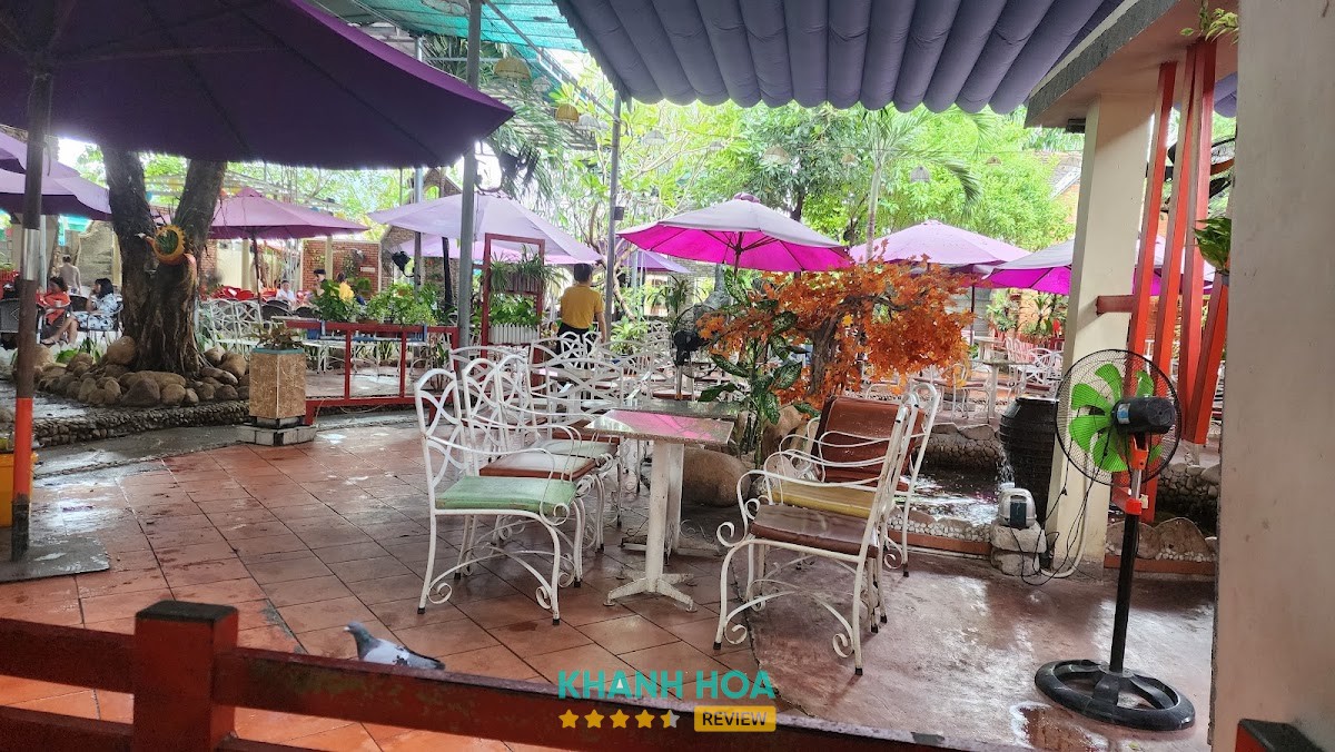 Cafe Heo May Vạn Ninh