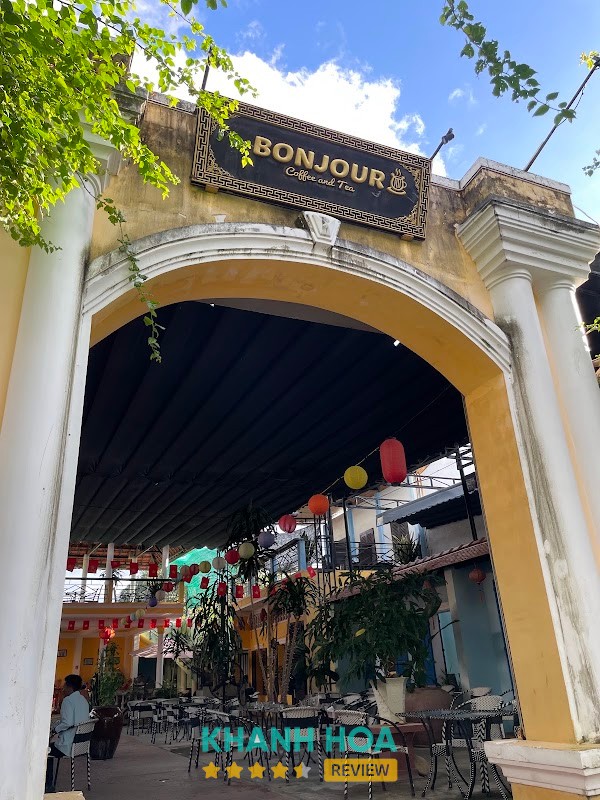 Bonjour Coffee Vạn Ninh