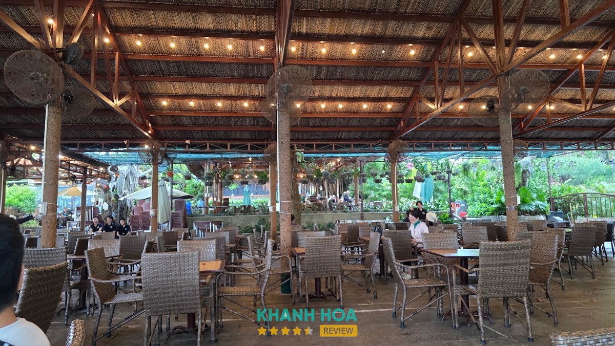 Cafe view biển – hình ảnh 2
