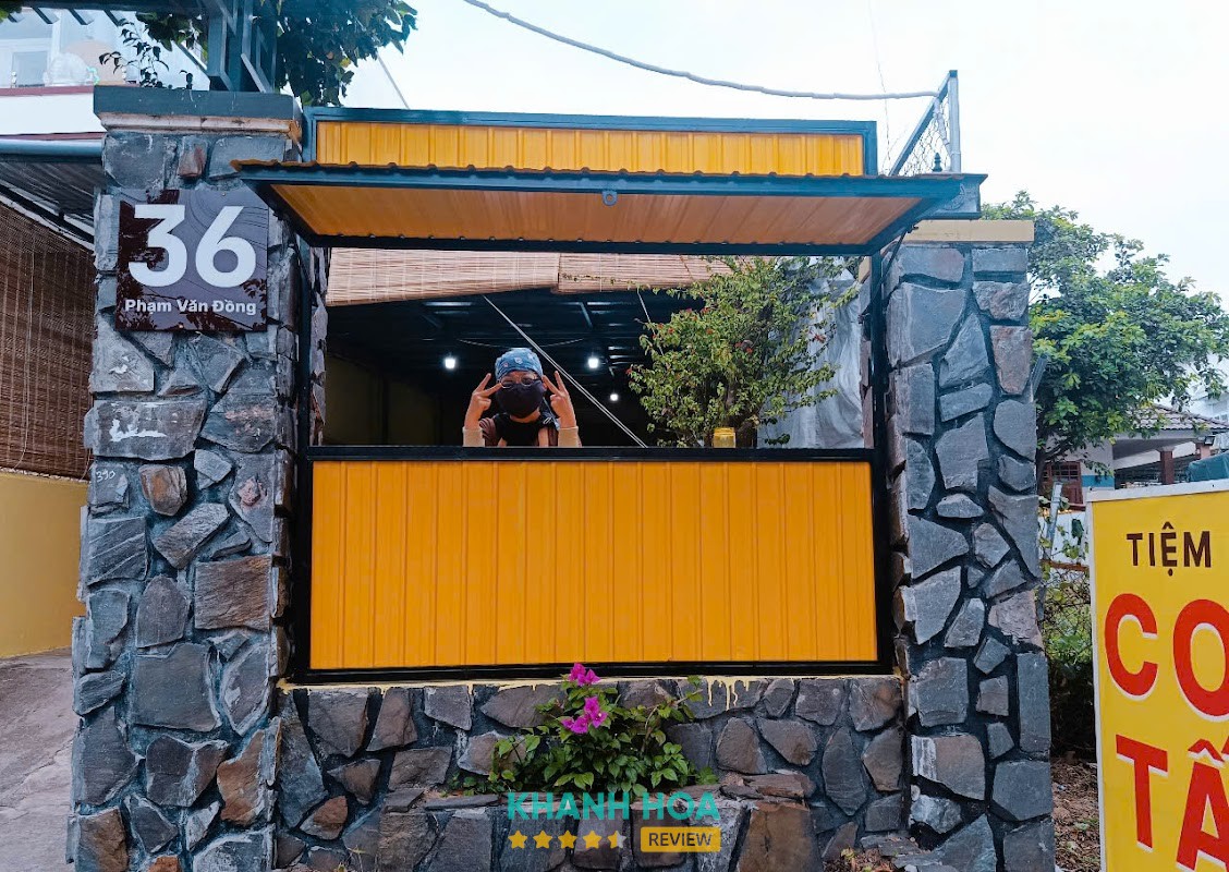 Tiệm Bán Cơm Tấm