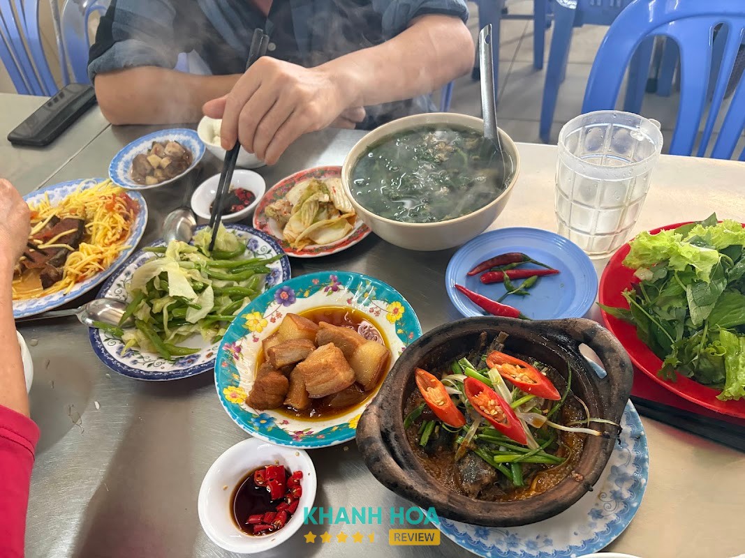 Quán Cơm Chung Anh 2 – hình ảnh 2