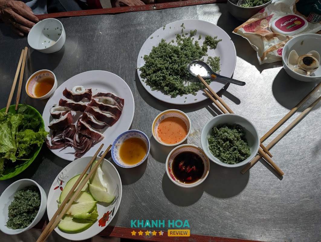 Quán Hải Sản 8 Nhánh – không gian quán