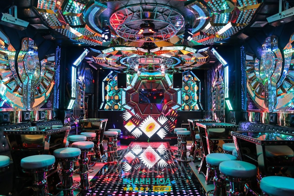 Crown Karaoke – hình ảnh 2