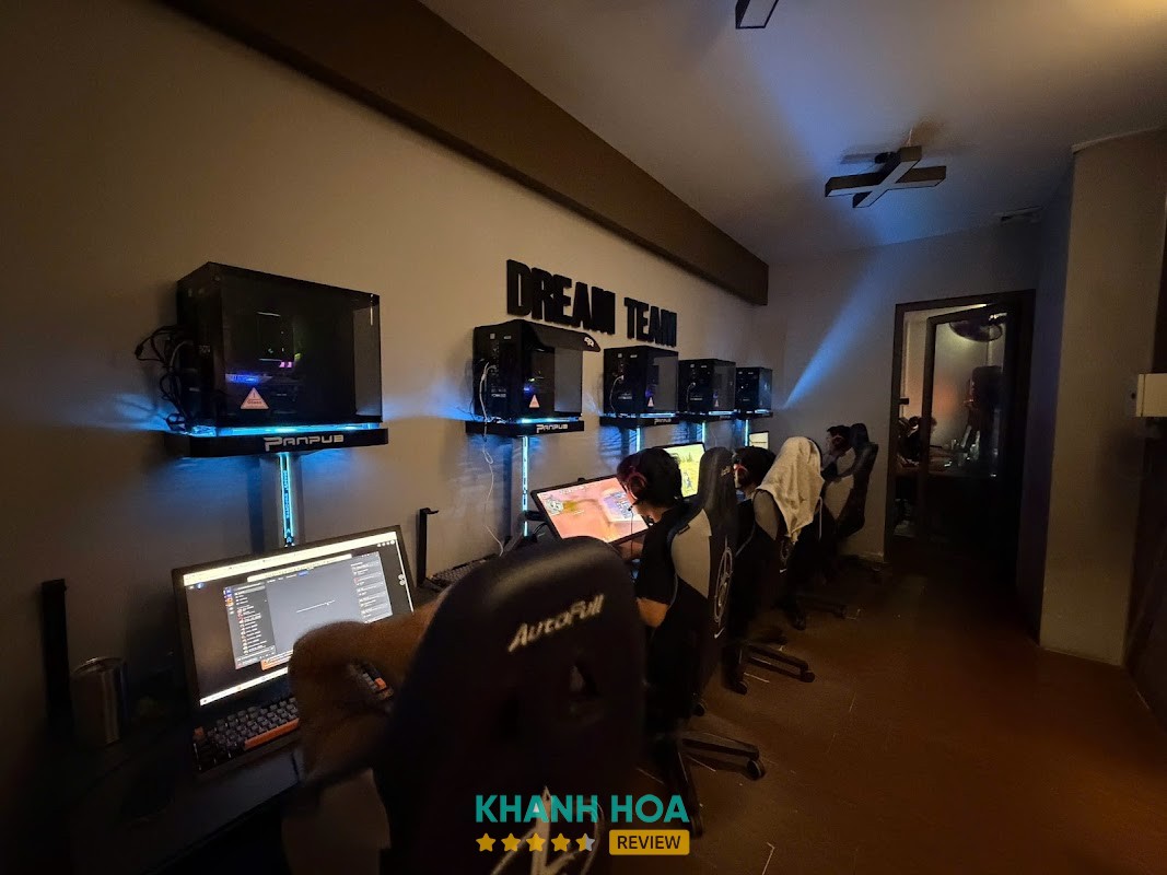 Không gian CyberKing Adam Gaming 2