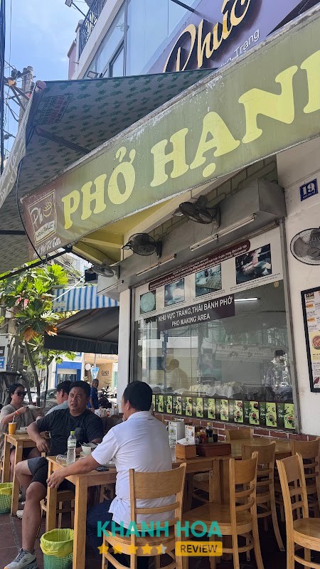 Tô phở tại Phở Hạnh Phúc
