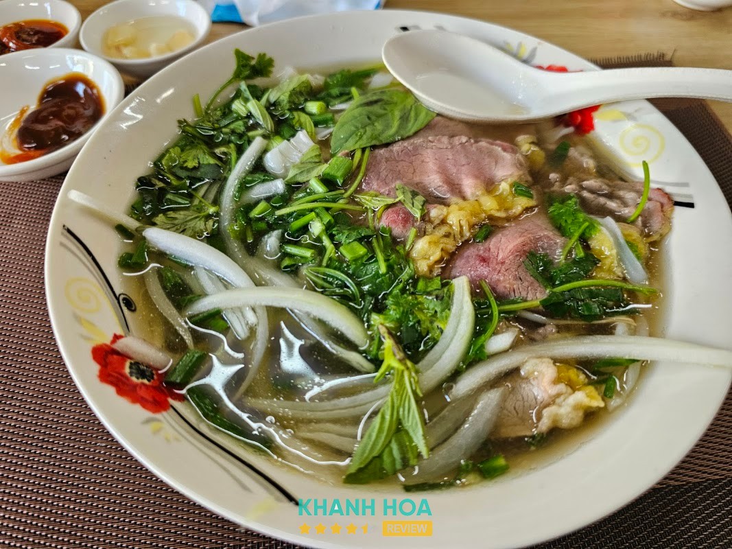 Thịt bò tại Phở Bò Nhà GaRi