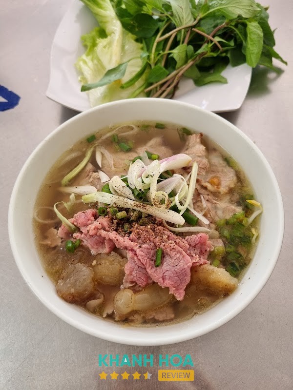 Không gian quán Phở Ngọc Oanh