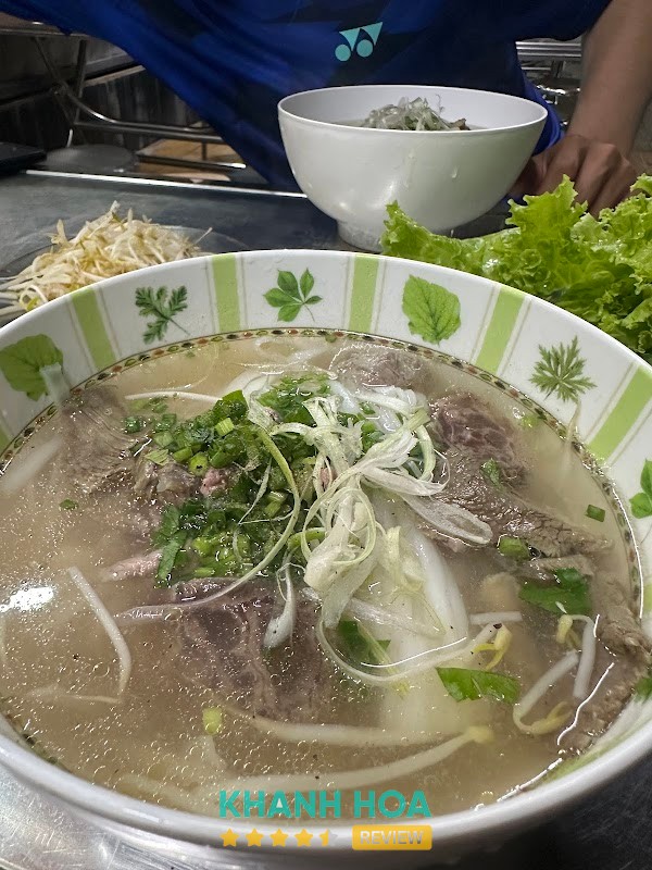 Không gian Phở Lập trên đường Phạm Hồng Thái