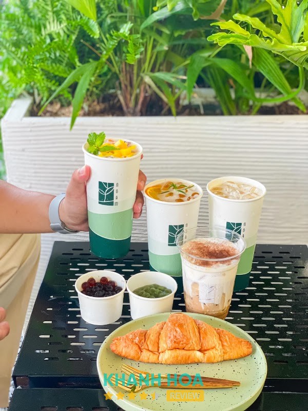 Trà sữa và trà trái cây tại Ngâm Nha Trang