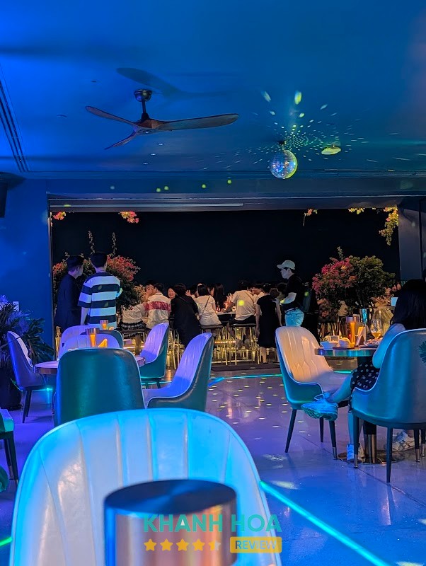 Altitude Rooftop Bar – hình ảnh 2