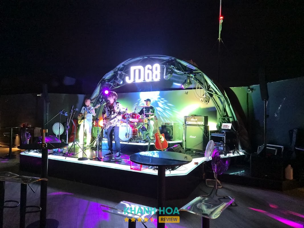 JD68 Skybar Live music Nha Trang