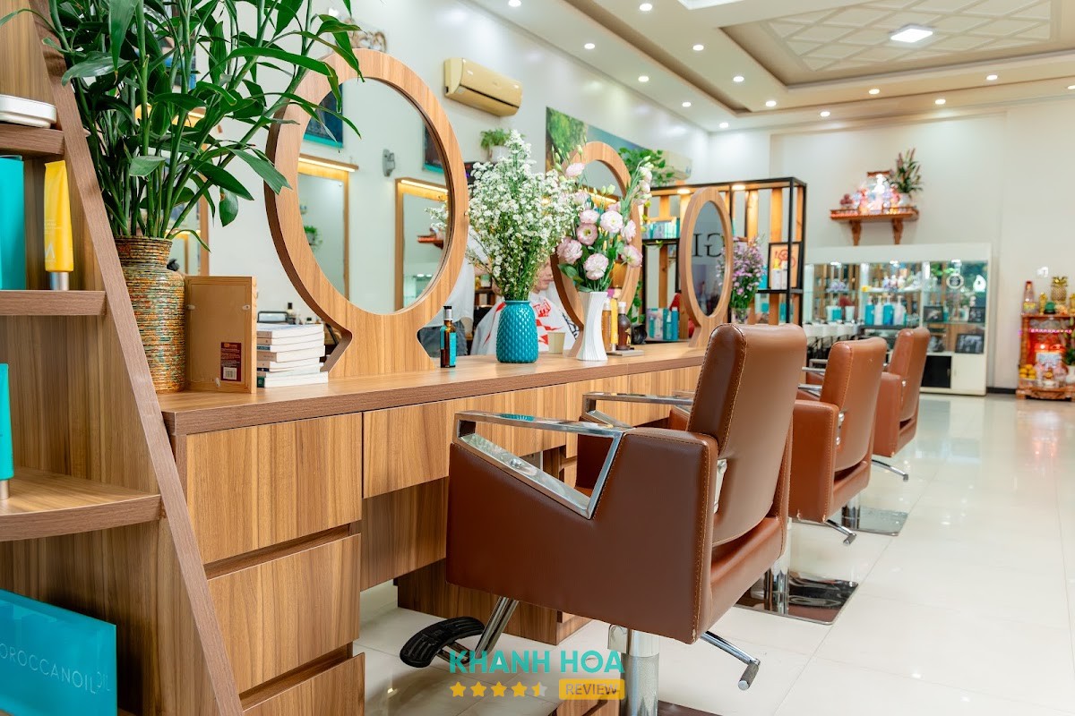 Yến Style Hair Salon - salon nhuộm tóc ở Cam Lâm