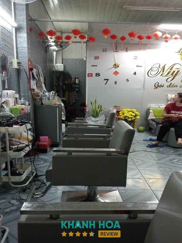 Tiệm tóc Mỹ Hoa Vạn Ninh