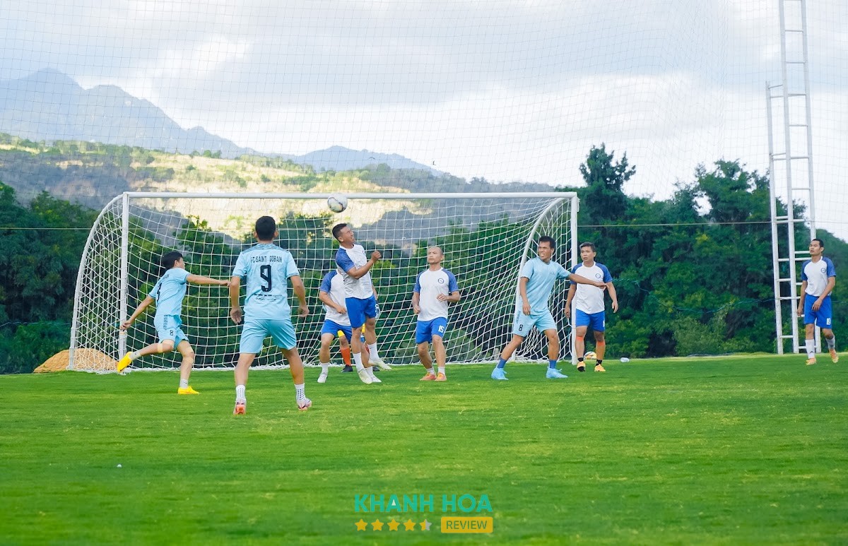 Sân bóng Trại Cá Cam Ranh
