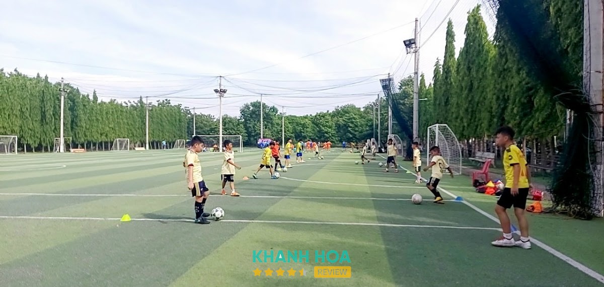 Sân Bóng Đá Hoàn Mỹ