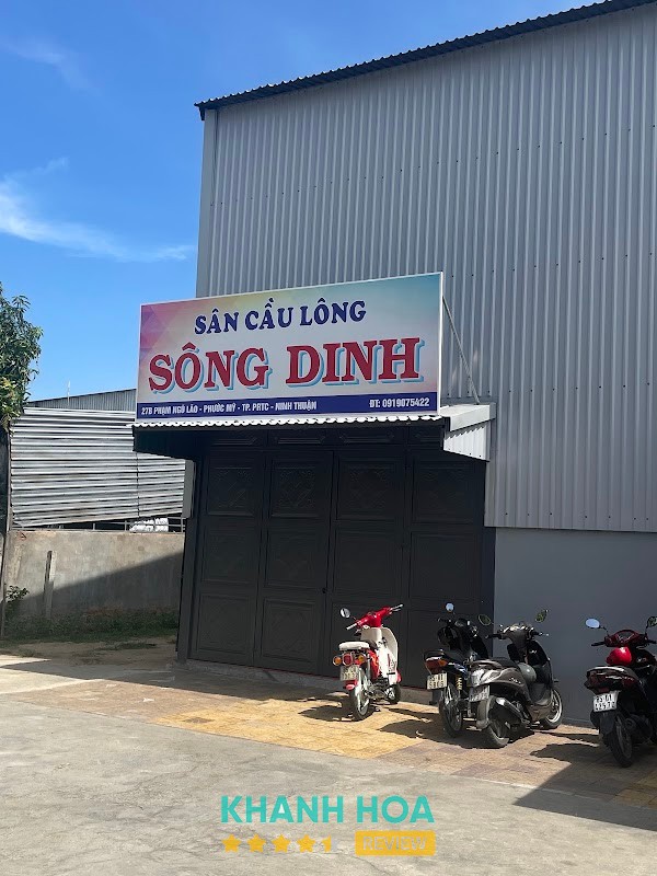 Mặt thảm Sân Cầu Lông Sông Dinh