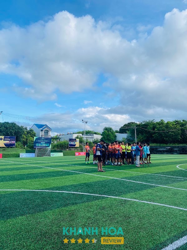 Pickleball - Hồ bơi - Sân bóng Thế Trâm Cam Lâm