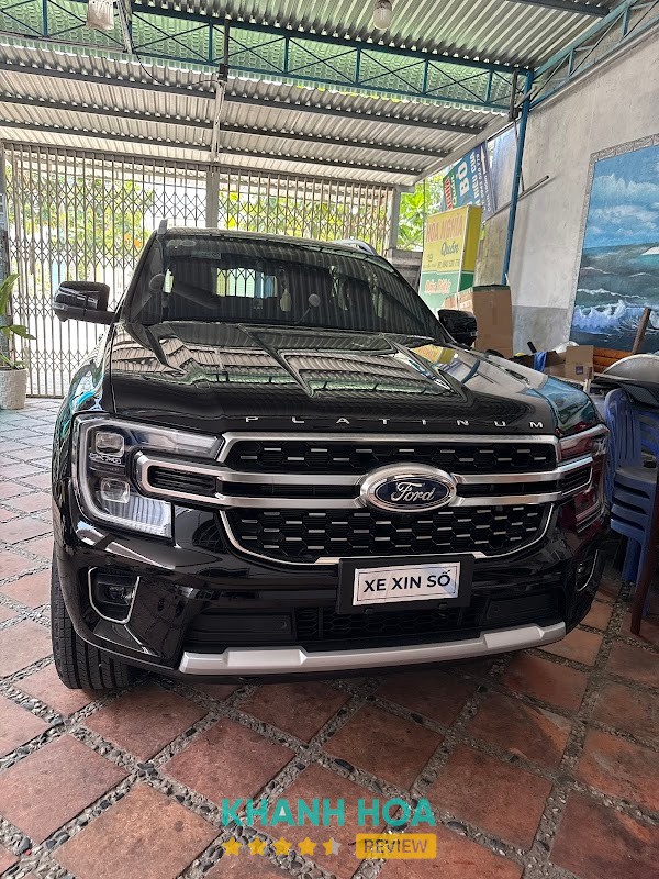 Xe trưng bày tại Nha Trang Ford