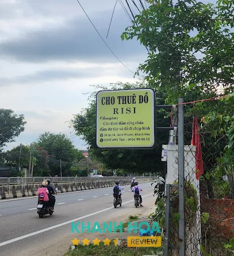 Mẫu trang phục cho thuê tại RISI