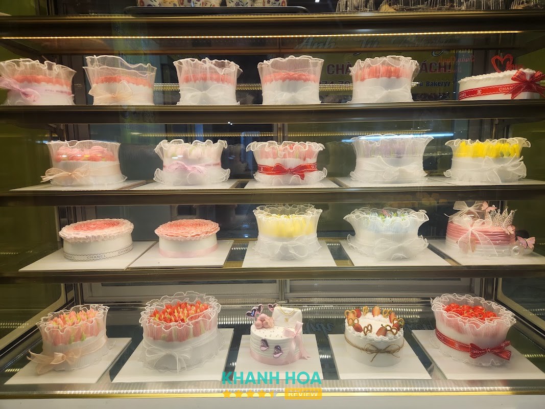 ANH TÚ BAKERYY Cam Lâm