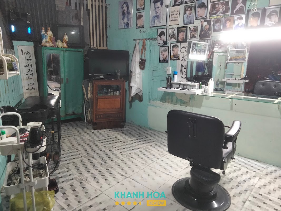 Cắt tóc nam Quang Thái