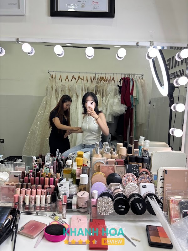 TRANNIE Makeup Store Khánh Hòa