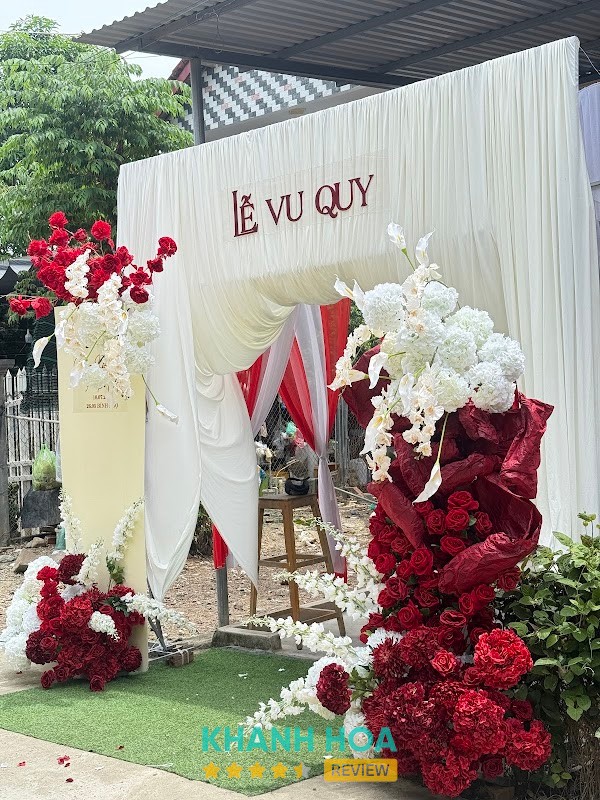Trang trí gia tiên Nha Trang Daisy Wedding