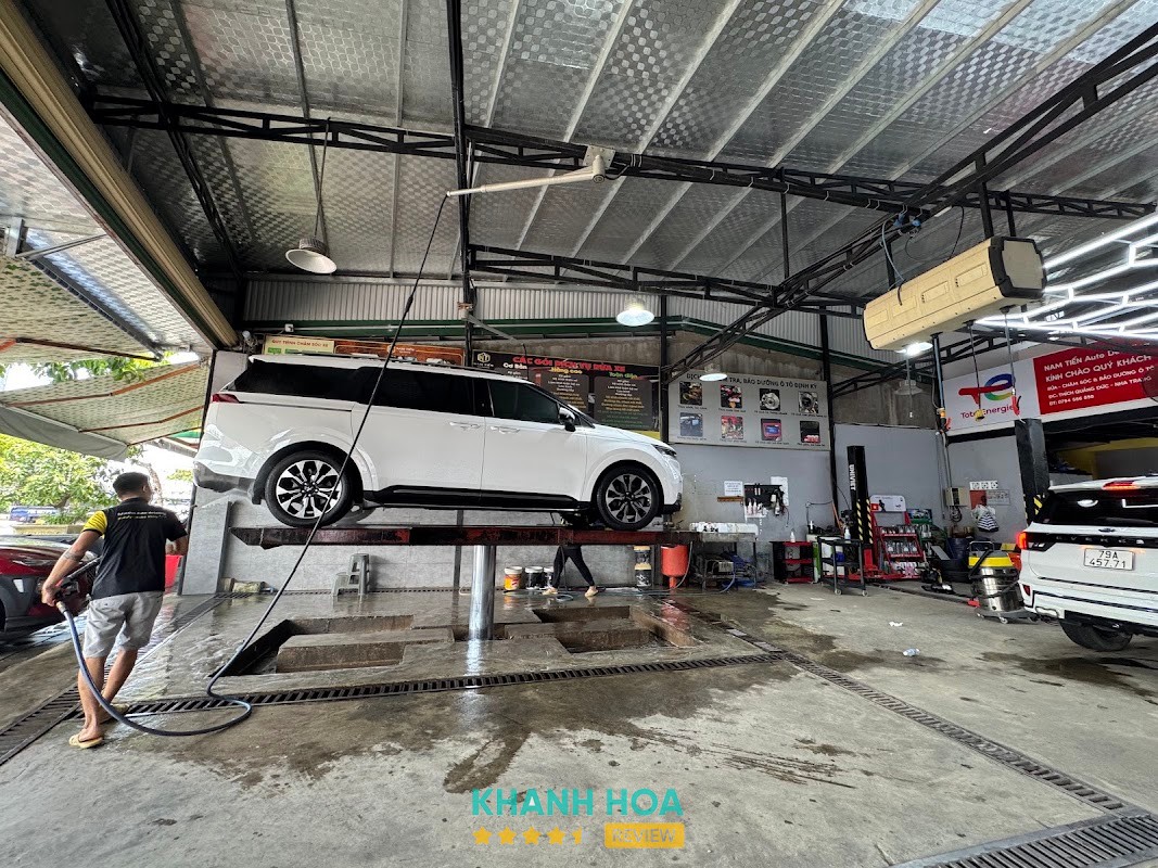 Trung tâm rửa và chăm sóc xe ô tô Nam Tiến
