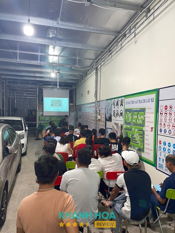 Thông tin khóa học lái xe tại Nguyễn Lương Bằng