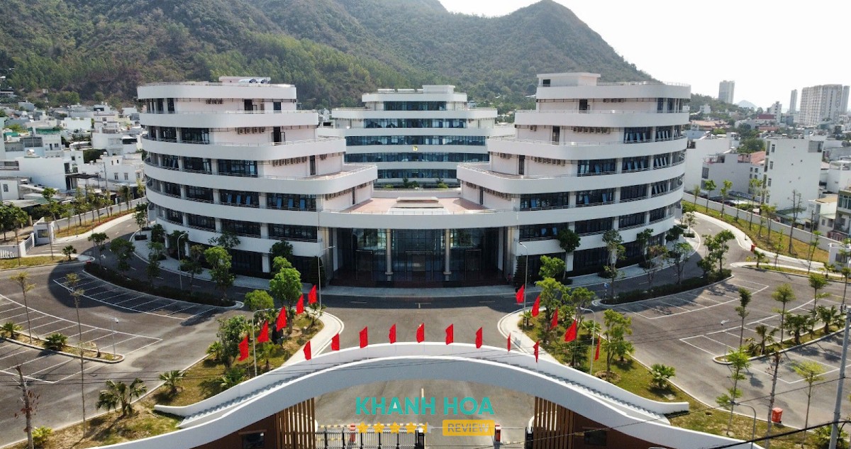 Trung tâm CNTT và Ngoại ngữ - Trường ĐH Thông tin Liên lạc Nha Trang
