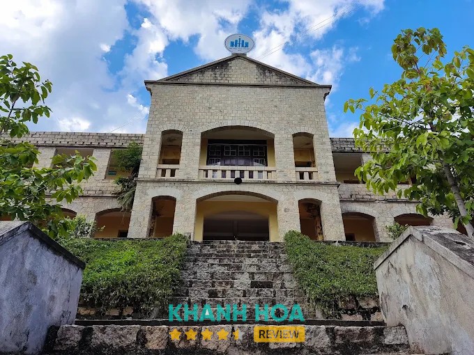 Khuôn viên Trường Đại học Nha Trang