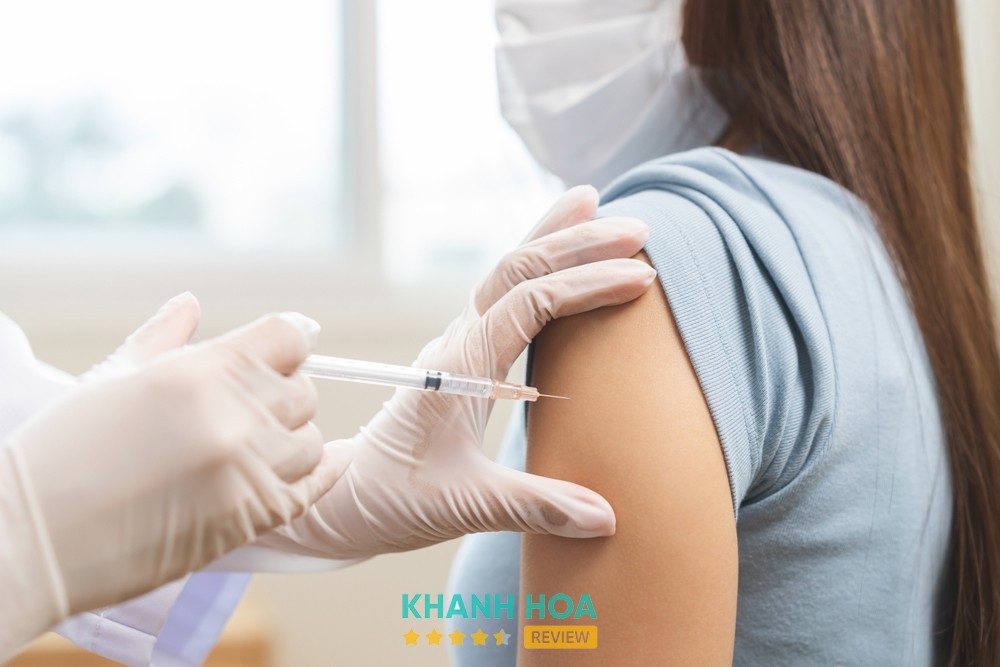 Phòng Tiêm Chủng Vắc Xin Dịch Vụ VAXCARE – hình ảnh tiêm chủng
