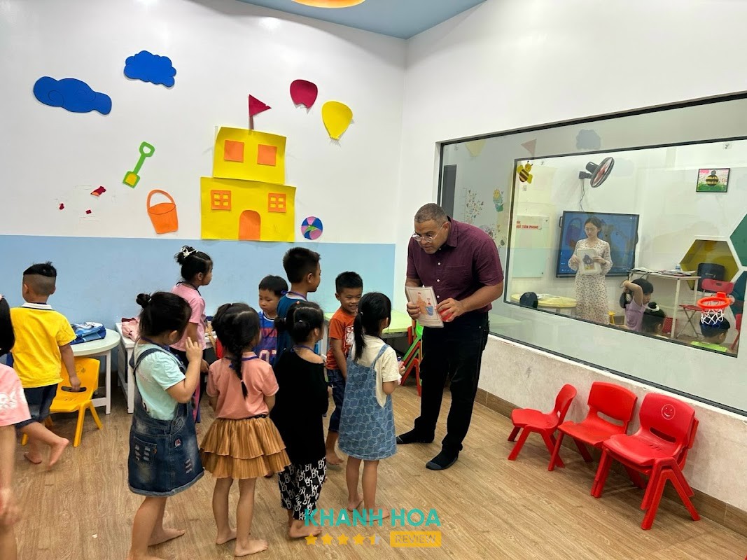 Trung tâm Ngoại ngữ Tiên Phong - Pioneer Language Center