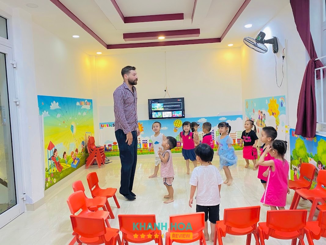 Không gian Mầm Non Littlestars NhaTrang