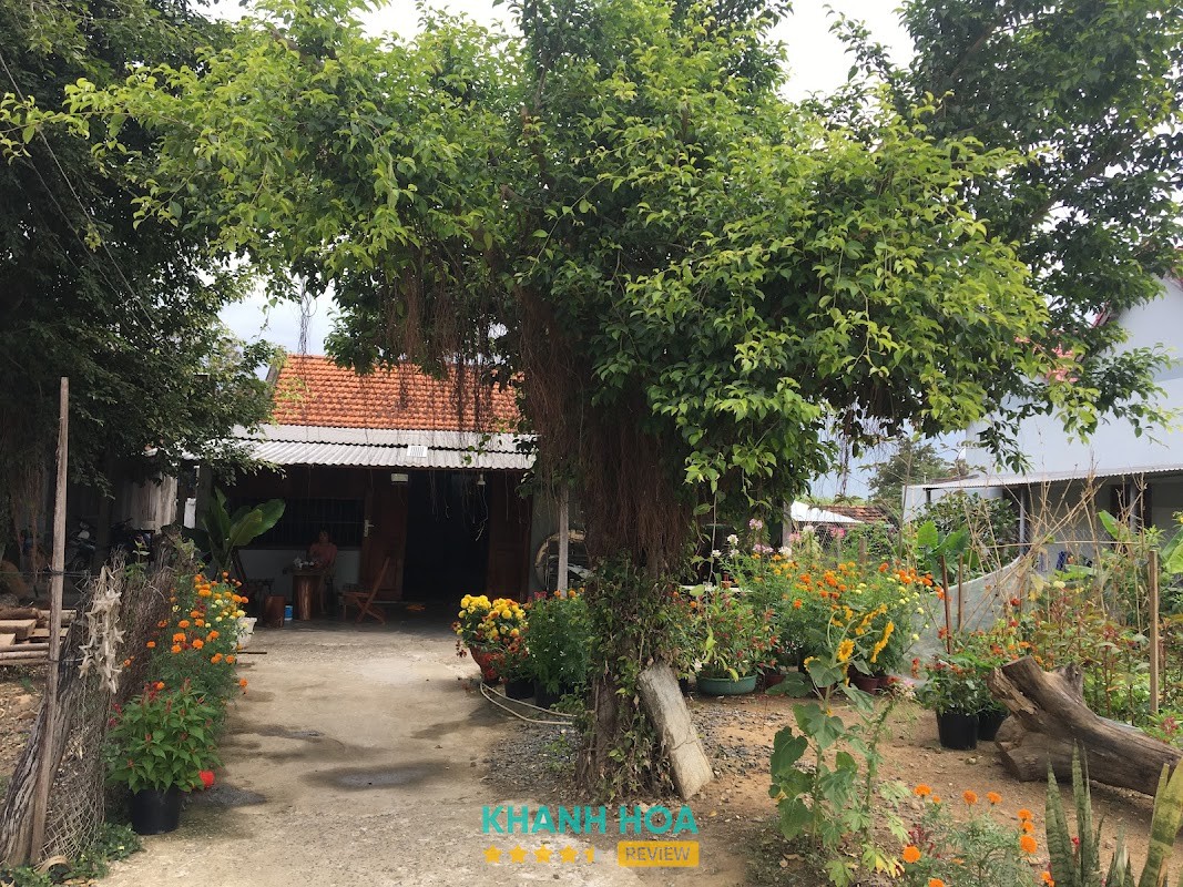 Hoạt động gia công tại Xưởng Mộc Hội Đồng